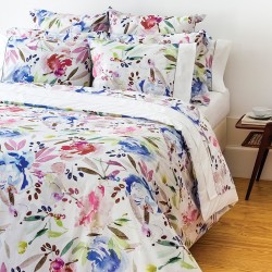 Bedding sheet with multicoloured flower print
